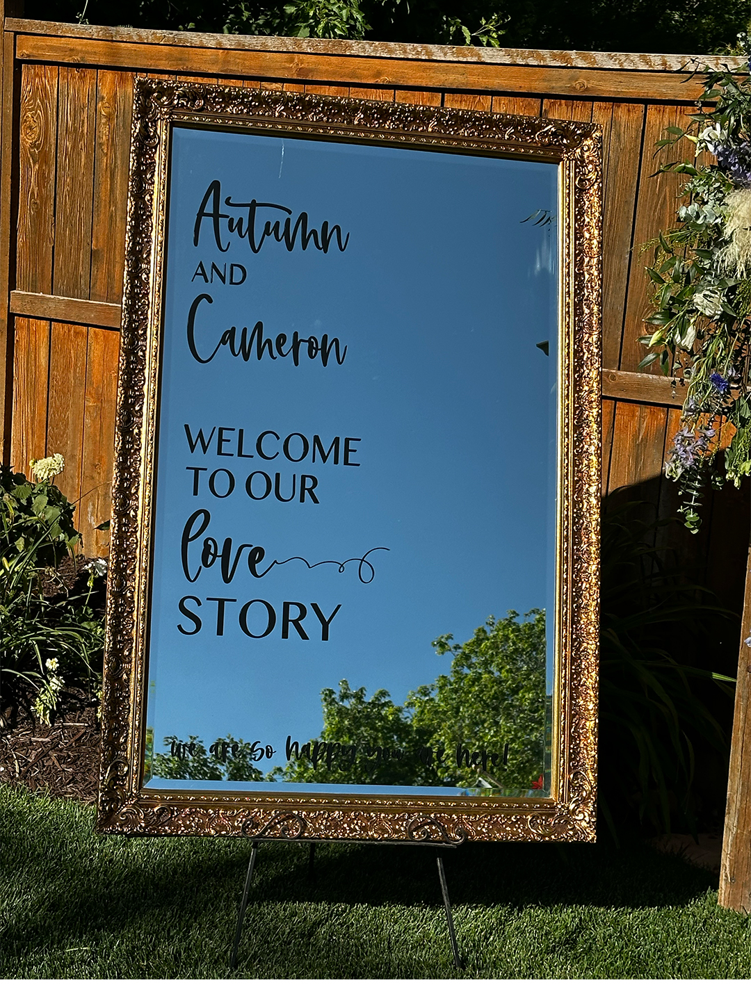 Queen Events Wedding Decor Tables and Chairs_0035_0BFF775B-8DE3-48B0-B31B-AC6FB6B496F1